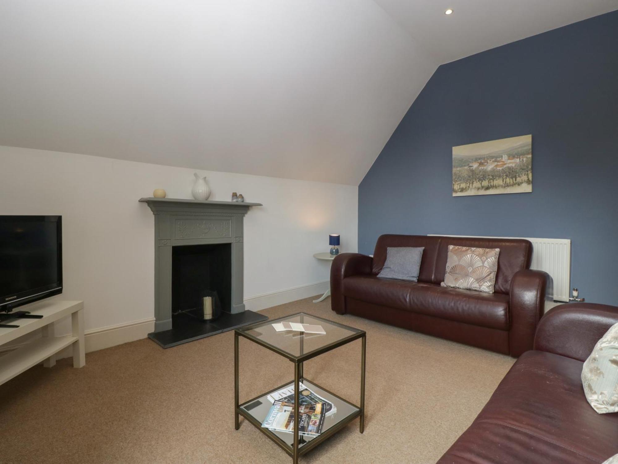 Amazing View Apartment Malvern Wells Екстериор снимка